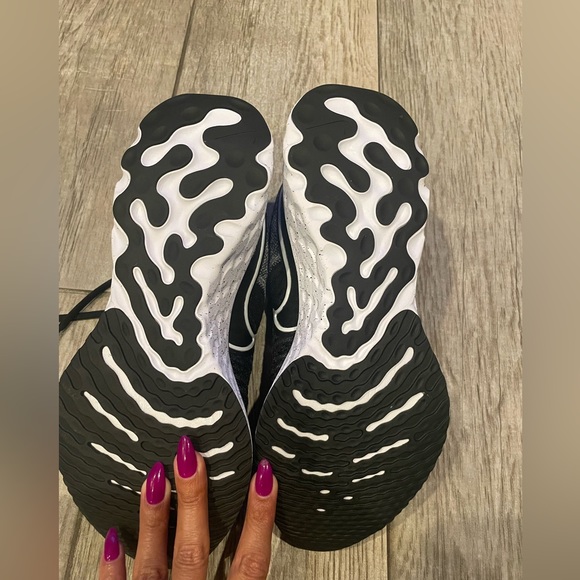 NEW- Nike React Infinity FlyKnit Running Shows - Picture 4 of 9